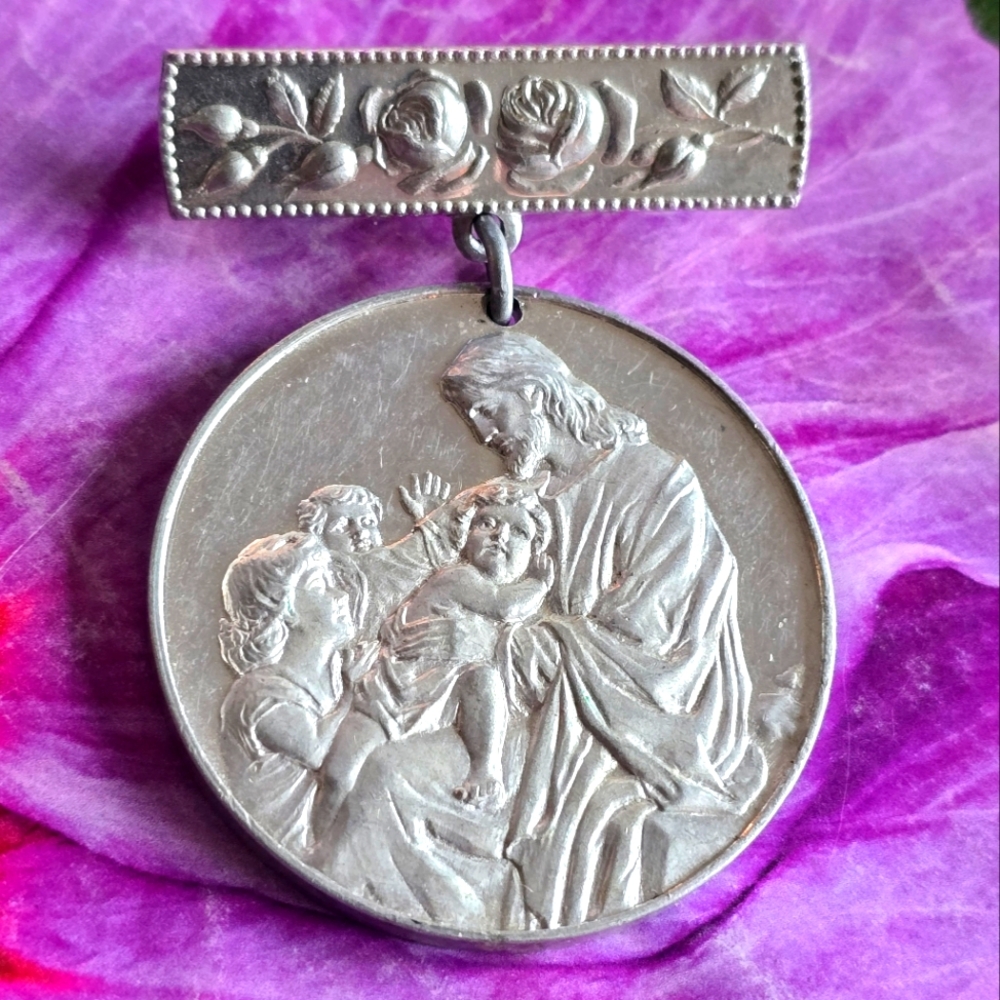 Vintage David C. Cook brooch Suffer Little Children Luke 18:16